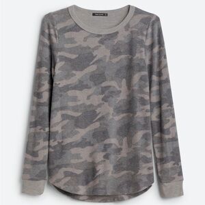 Pink Clover - Stitch Fix Gray Camo Long Sleeve Top sz Med